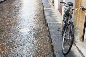 Vand i kælder efter regn – Hvad gør jeg? Effektive råd